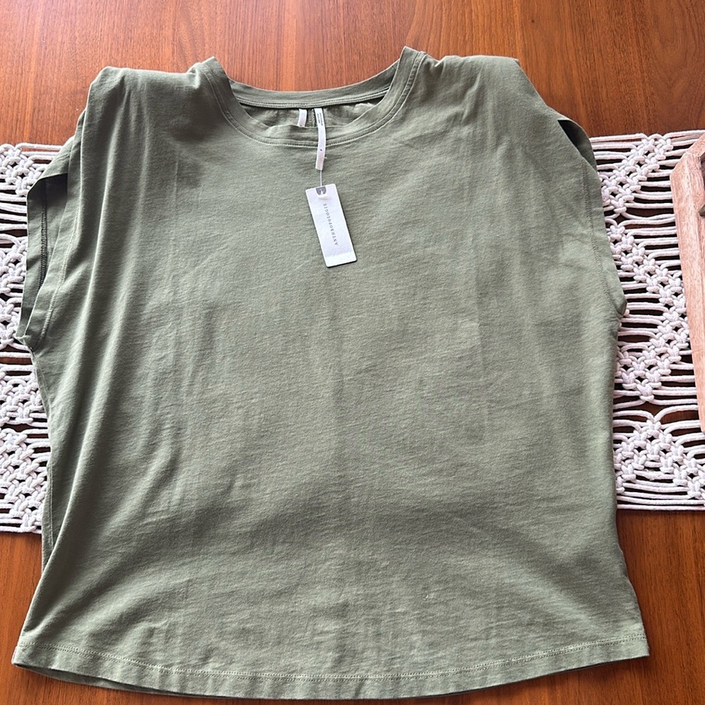 Anthropologie olive 🫒 green top with shoulder pads NWT size Small